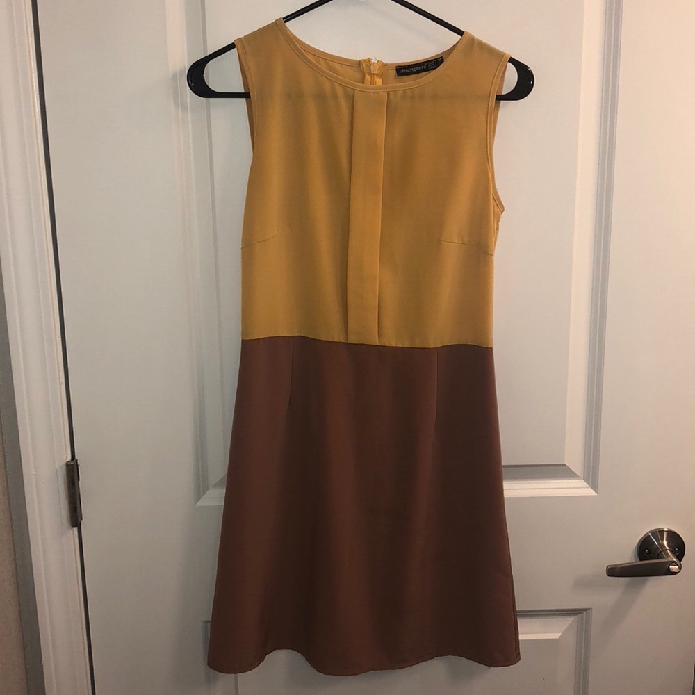 Yellow/tan dress